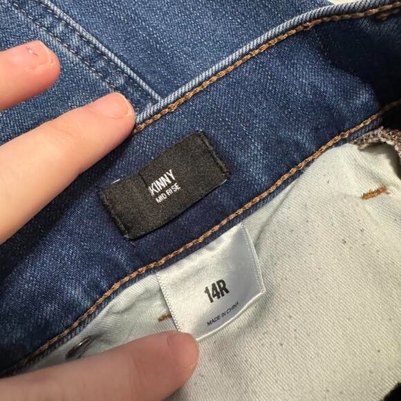 Express Skinny Mid Rise Jeans Size 14R - Picture 3 of 5